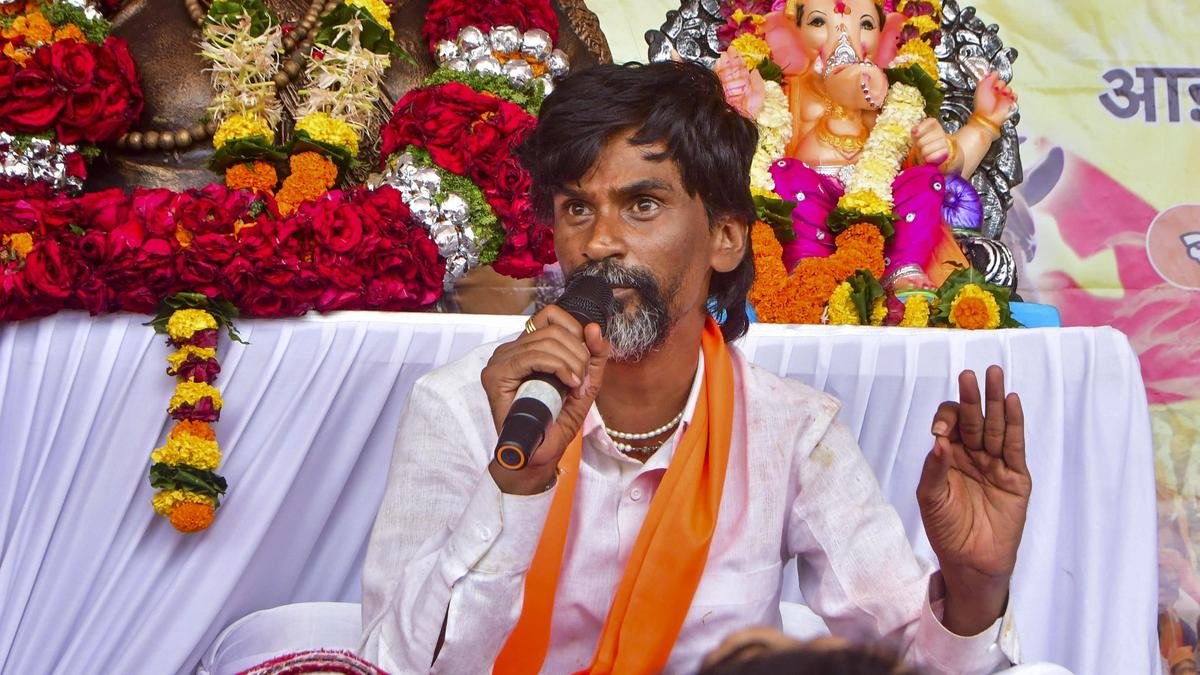 मराठा आरक्षण विरोध का दूसरा दिन: कुनबी प्रमाणपत्र की मांग पर जारेंज फर्म ने मुंबई तक मार्च की चेतावनी दी