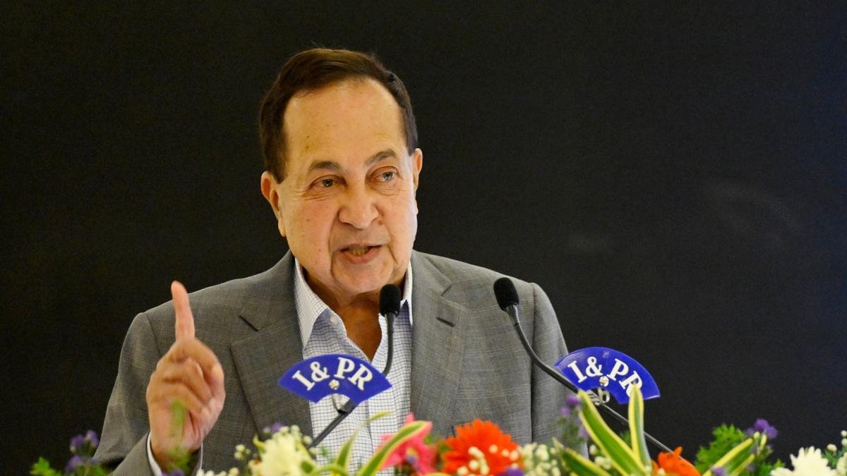 मीडिया की स्वतंत्रता की रक्षा के लिए प्रेस क्लबों को संस्थागत ताकत बनना चाहिए: एन. राम