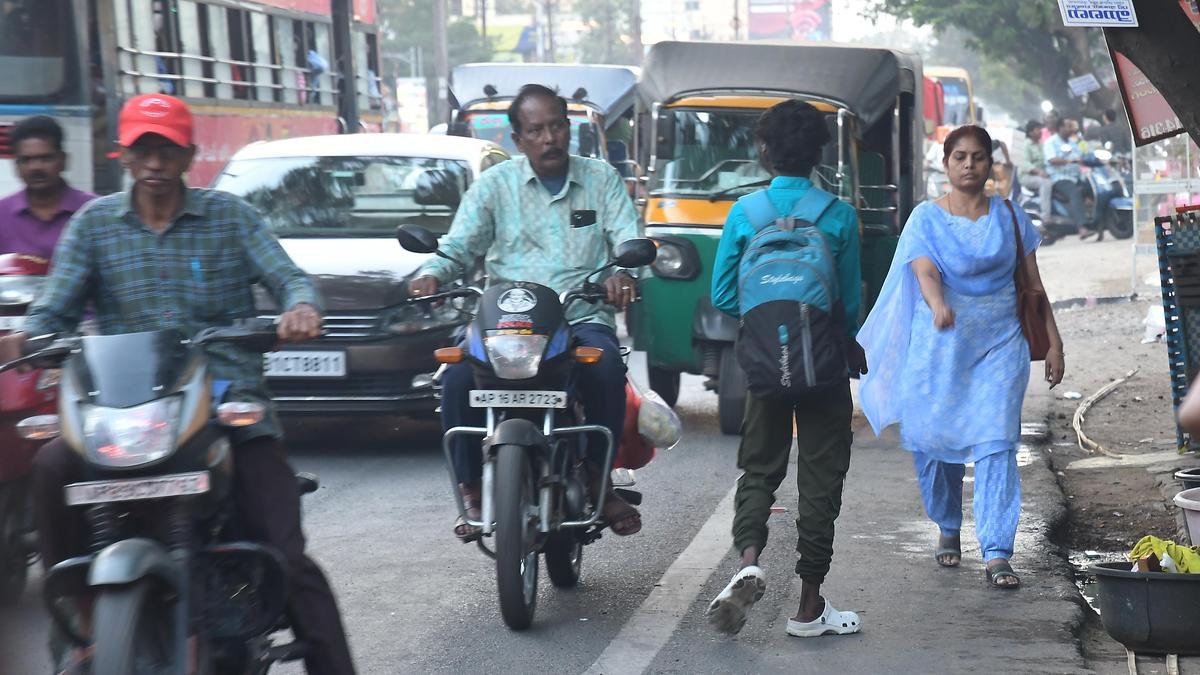 रास्ते का एक नया अधिकार: एपी की पैदल यात्री नीति का जनता के लिए क्या मतलब है