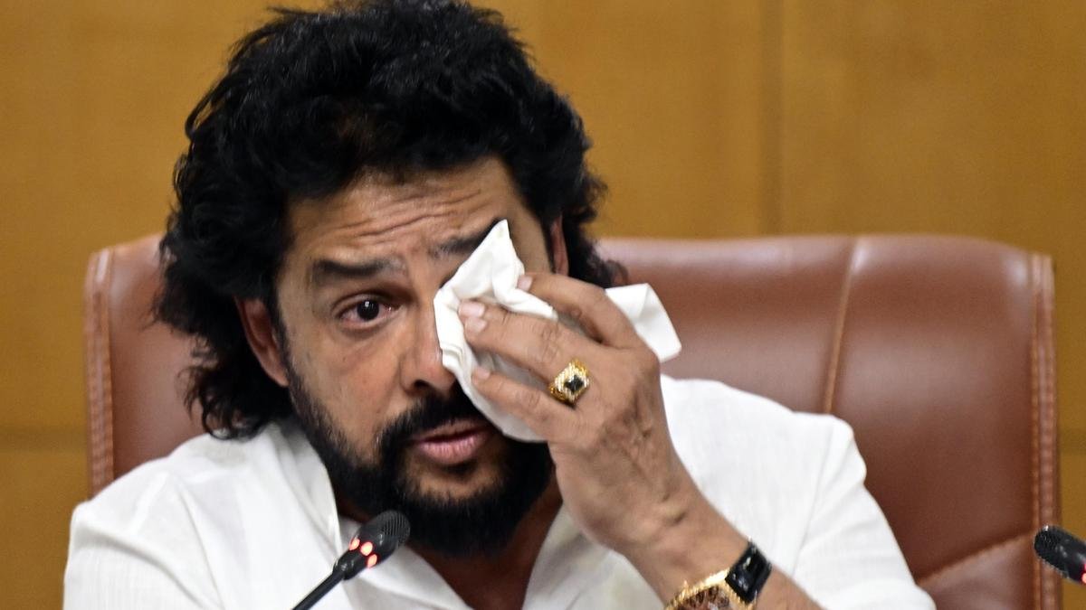 वाल्मिकी निगम घोटाला विवाद के बीच बी नागेंद्र ने कर्नाटक कैबिनेट से इस्तीफा दिया