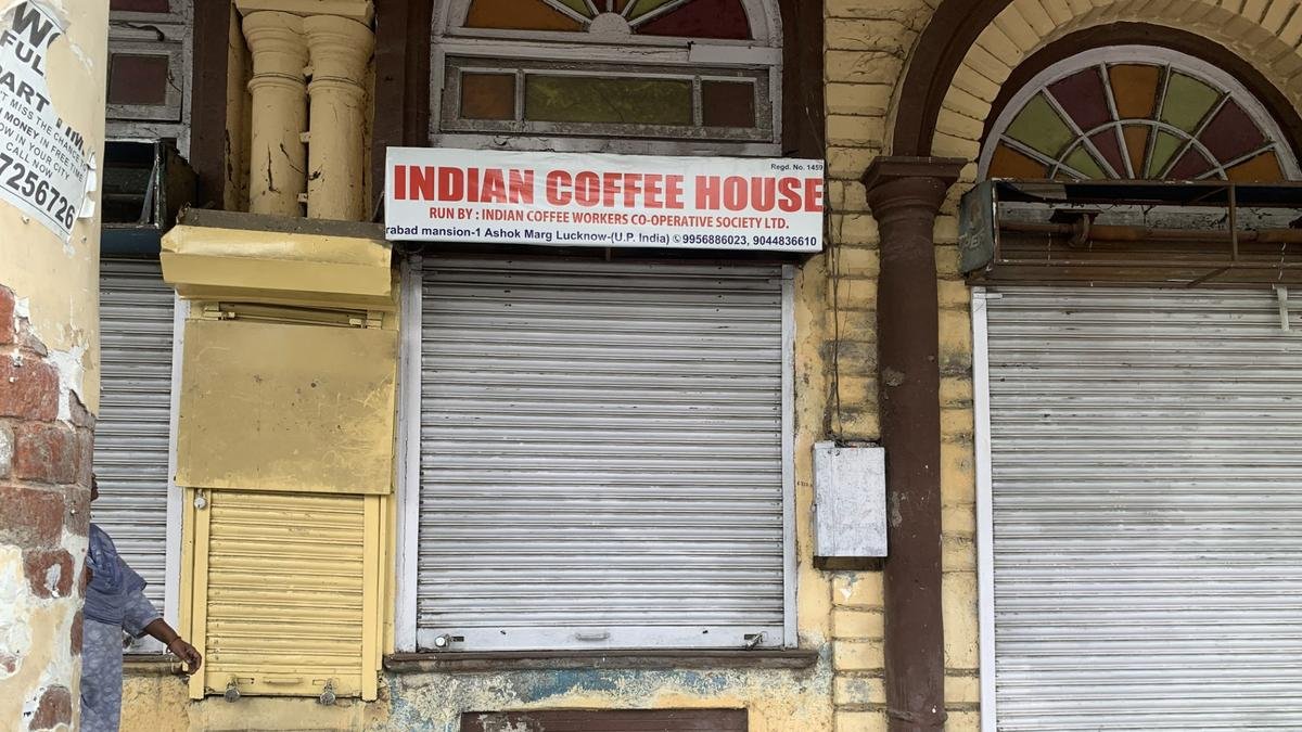 सामाजिक स्थानों की चिंता के बीच प्रतिष्ठित कॉफी हाउस बंद रहने से लखनऊ के स्थानीय लोग परेशान हैं
