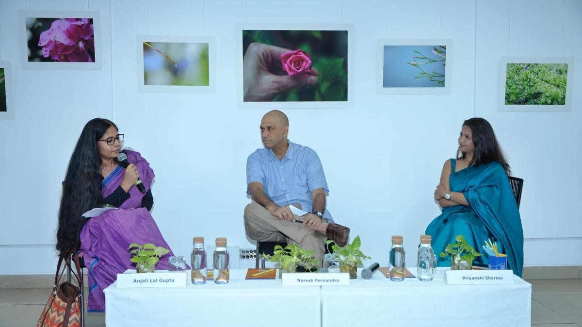 'स्क्रॉलिंग के युग में, पत्रकारिता को अपने मूल मूल्यों को खोए बिना छोटे प्रारूपों को अपनाना चाहिए'