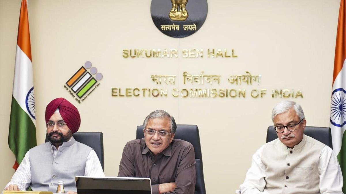 असहमति विवाद: चुनाव आयोग का कहना है कि कुछ आंतरिक नोट्स को उजागर करने से तस्वीर का केवल एक पक्ष सामने आता है