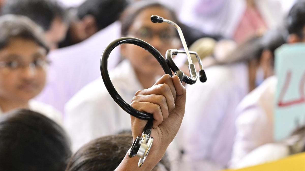 आरक्षण मैट्रिक्स के पुनर्गठन के बाद कर्नाटक में एससी/एसटी कोटा मेडिकल सीटों में भारी गिरावट देखी गई है
