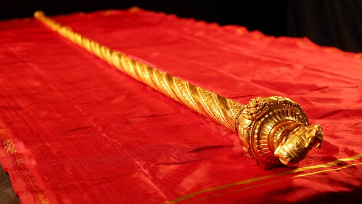 एनसीईआरटी की पाठ्यपुस्तक सेनगोल पर नेहरू को सौंपे गए विवादास्पद सिद्धांत को पुनर्जीवित करती है