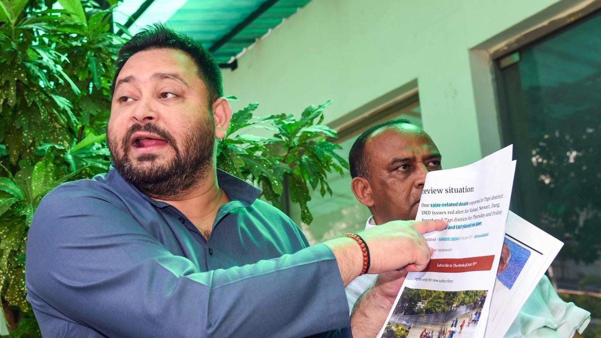 केंद्र बिहार के साथ सौतेला व्यवहार कर रहा है: बाढ़ संबंधी मुद्दों पर तेजस्वी यादव