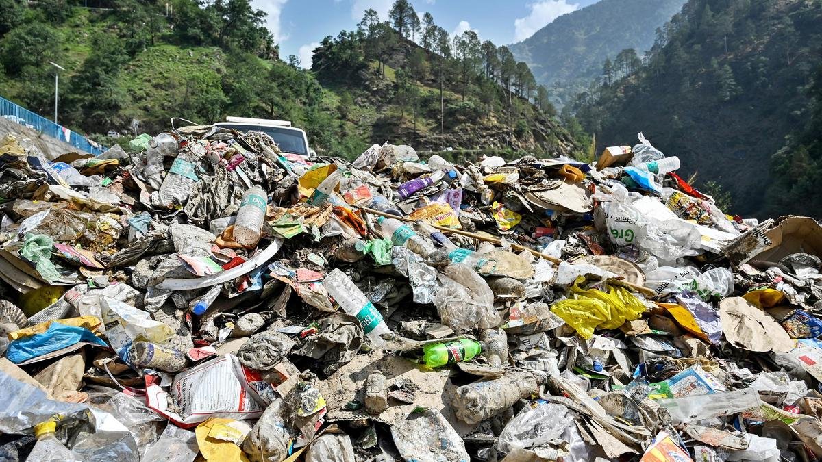 केदारनाथ में 5 महीने में 50.30 टन कचरा निकलता है, जो पिछले साल से 2.5 गुना ज्यादा है