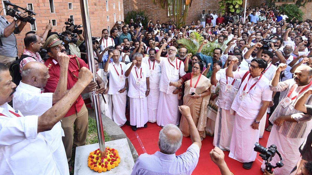 केरलम में सीपीआई (एम) कैडर के लिए वैचारिक स्पष्टता जल्द ही बस एक टैप की दूरी पर हो सकती है