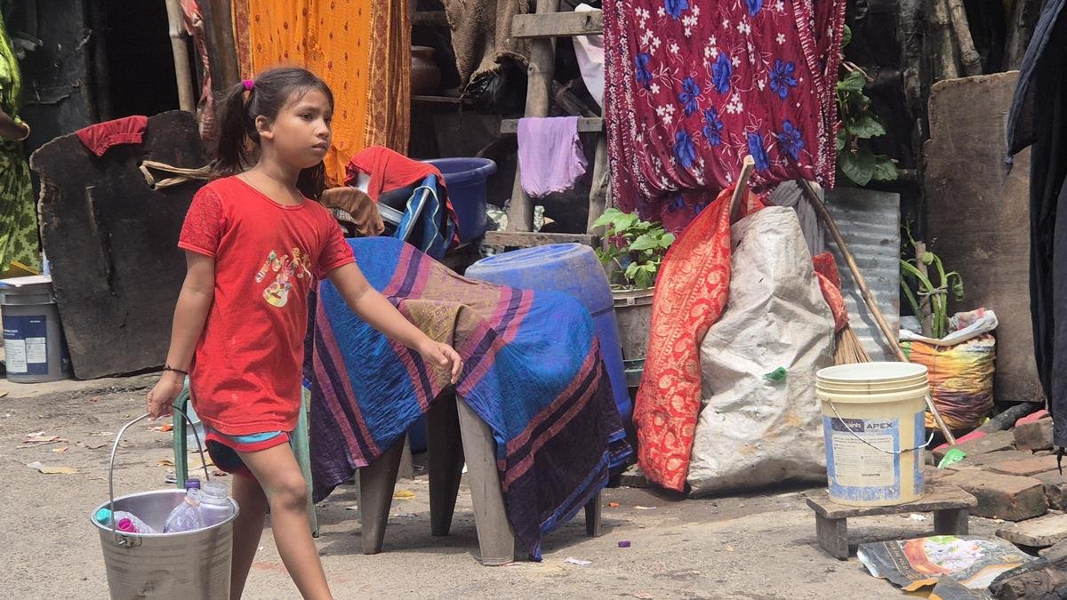 कोलकाता कॉलोनी में 50 दिनों से सूखे पड़े हैं नल; निवासियों ने लगाया पक्षपात का आरोप