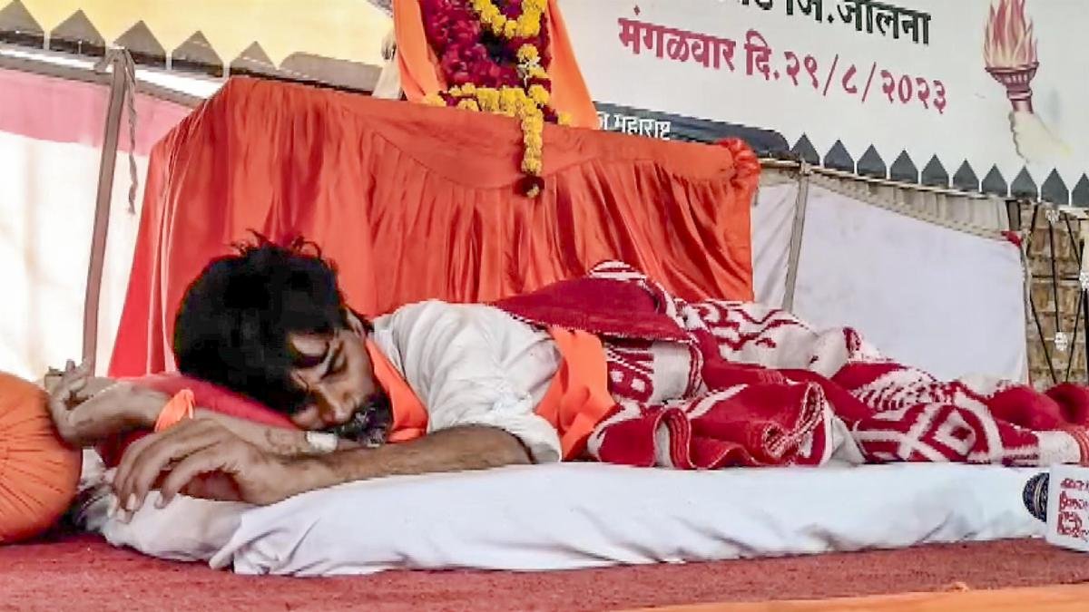 जारांगे-पाटिल ने मराठा आरक्षण की लड़ाई को मुंबई तक ले जाने की कसम खाई; 15 सितंबर को उनके साथ जाने के लिए 10 लोग, दो एम्बुलेंस