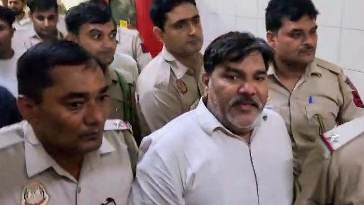 दिल्ली HC ने IB अधिकारी हत्या मामले में पूर्व AAP पार्षद ताहिर हुसैन की अपील पर पुलिस से जवाब मांगा