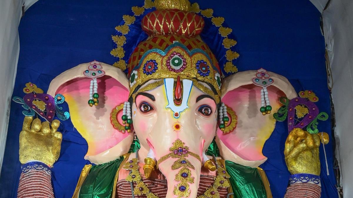 नवोन्मेषी पंडाल विशाखापत्तनम में गणेश पंडालों में रंग भर देते हैं
