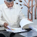 नायडू ने कलेक्टरों से कहा कि वे सतर्क रहें, सड़कें बहाल करें और बारिश जारी रहने के कारण भूस्खलन संभावित क्षेत्रों से लोगों को हटा दें