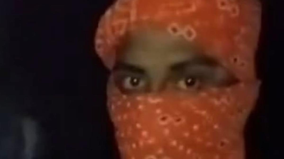 बिहार के जमुई में कोचिंग से लौट रही 10वीं कक्षा की लड़की और लड़के के साथ छेड़छाड़ और मारपीट से राजनीतिक विवाद खड़ा हो गया है