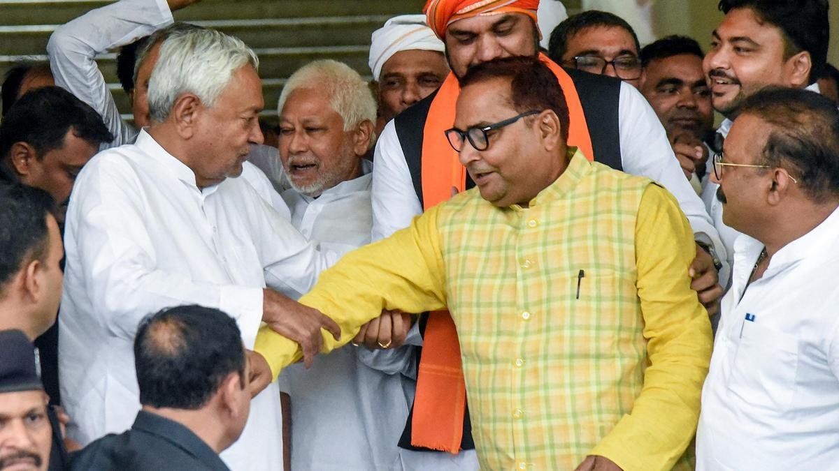 बिहार के मंत्री ने राजद पर सोशल मीडिया पर आपत्तिजनक वीडियो वायरल करने का आरोप लगाया