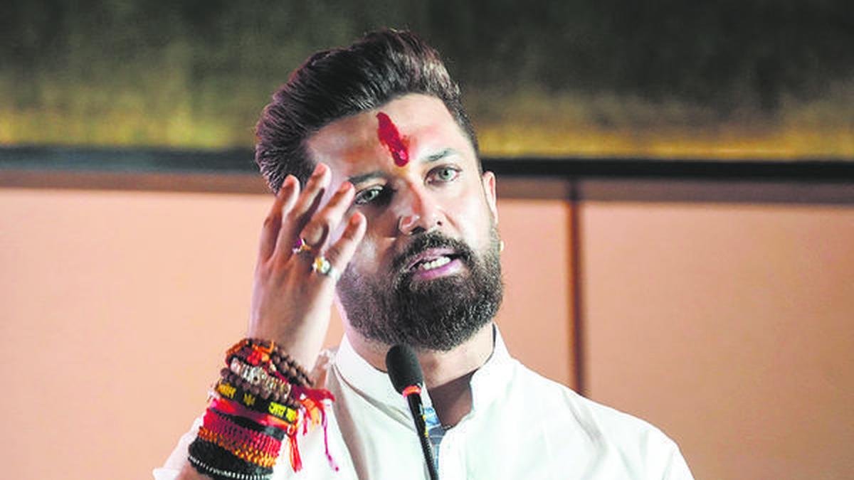 'बेहतर होगा कि उन्हें बिहार का दौरा करना चाहिए': मंत्री ने राज्य सरकार के खिलाफ अपनी टिप्पणी को लेकर चिराग पासवान पर कटाक्ष किया।