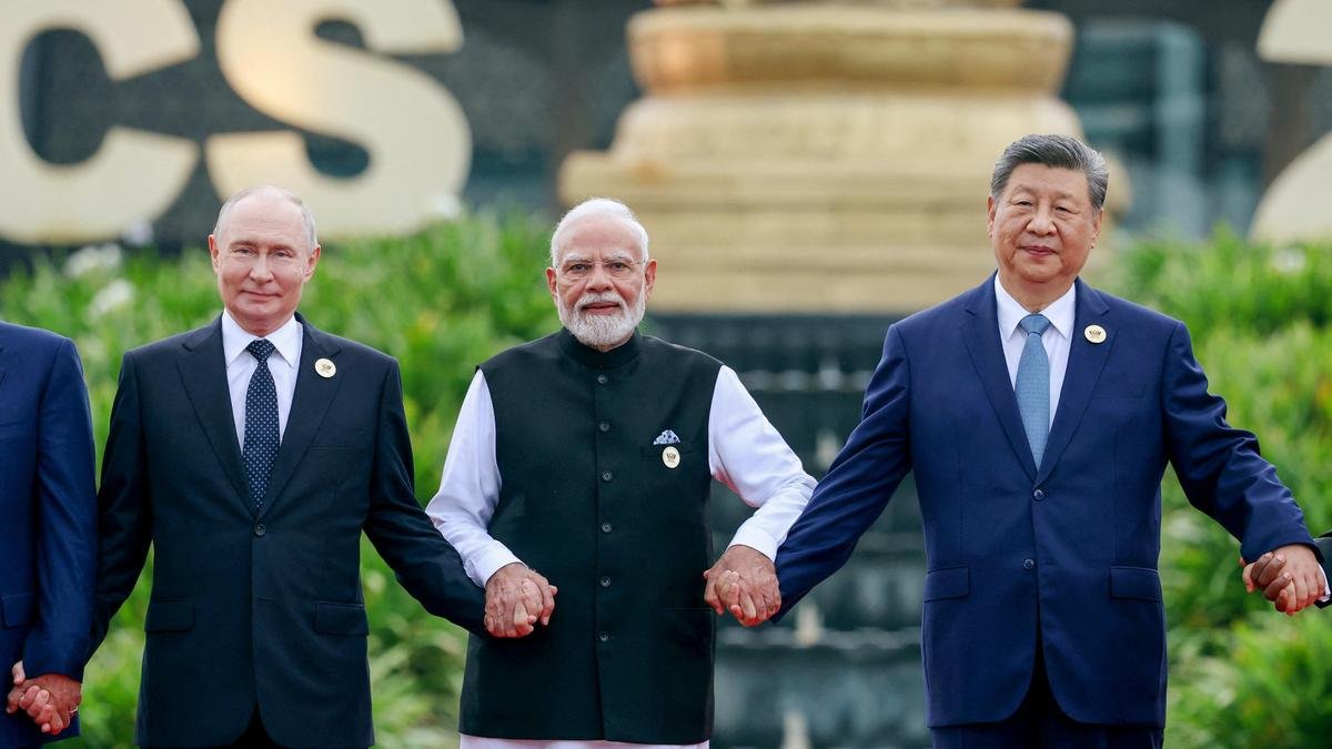 ब्रिक्स नेताओं ने मजबूत अंतरराष्ट्रीय सहयोग, एआई संसाधनों तक व्यापक पहुंच का आह्वान किया