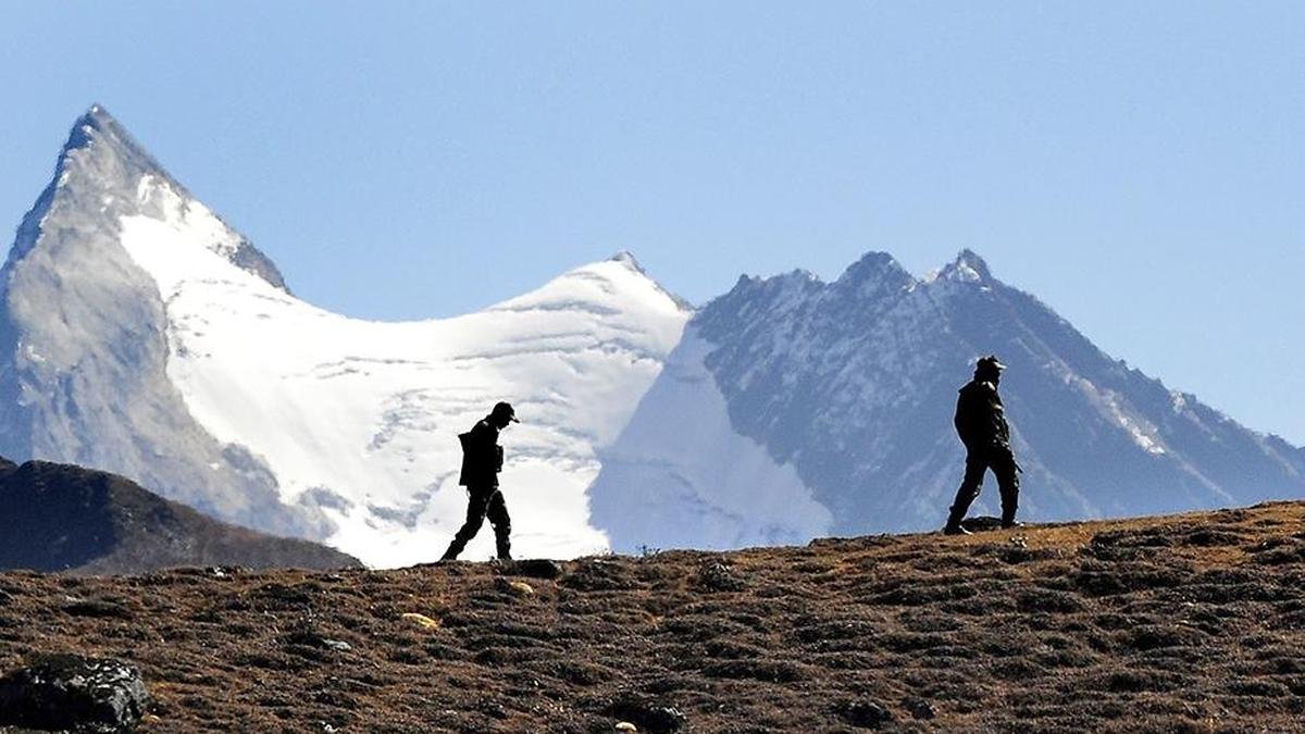 भारत, चीन ने अरुणाचल में पहली कोर कमांडर बैठक की