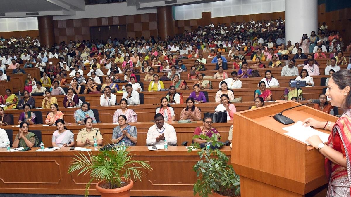 महिला सुरक्षा सबकी जिम्मेदारी: राज्य महिला आयोग की अध्यक्ष नागलक्ष्मी चौधरी