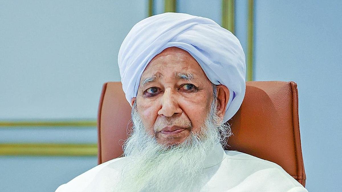 महिलाओं की सार्वजनिक भागीदारी को सीमित करने वाले कंथापुरम निर्देश पर विवाद बढ़ता जा रहा है क्योंकि समस्ता ने 'उपदेश देने के अधिकार' का बचाव किया है।