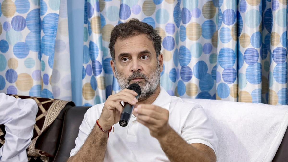 यूपीआई आरोप पर बोले राहुल, पीएम ने ट्रंप के सामने साष्टांग प्रणाम करने का फैसला किया
