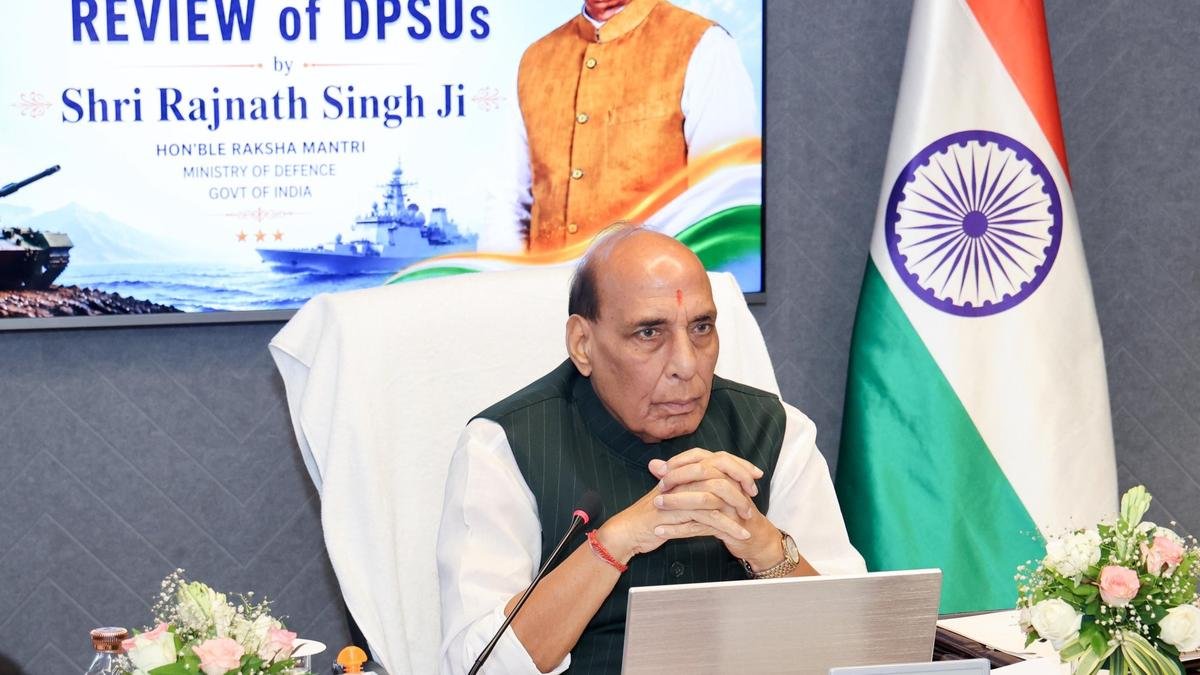 रक्षा पीएसयू को आयात पर निर्भरता कम करने को कहा गया