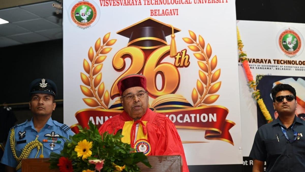राज्यपाल ने वीटीयू स्नातकों से नौकरी निर्माता बनने, नवाचार पर ध्यान केंद्रित करने का आग्रह किया