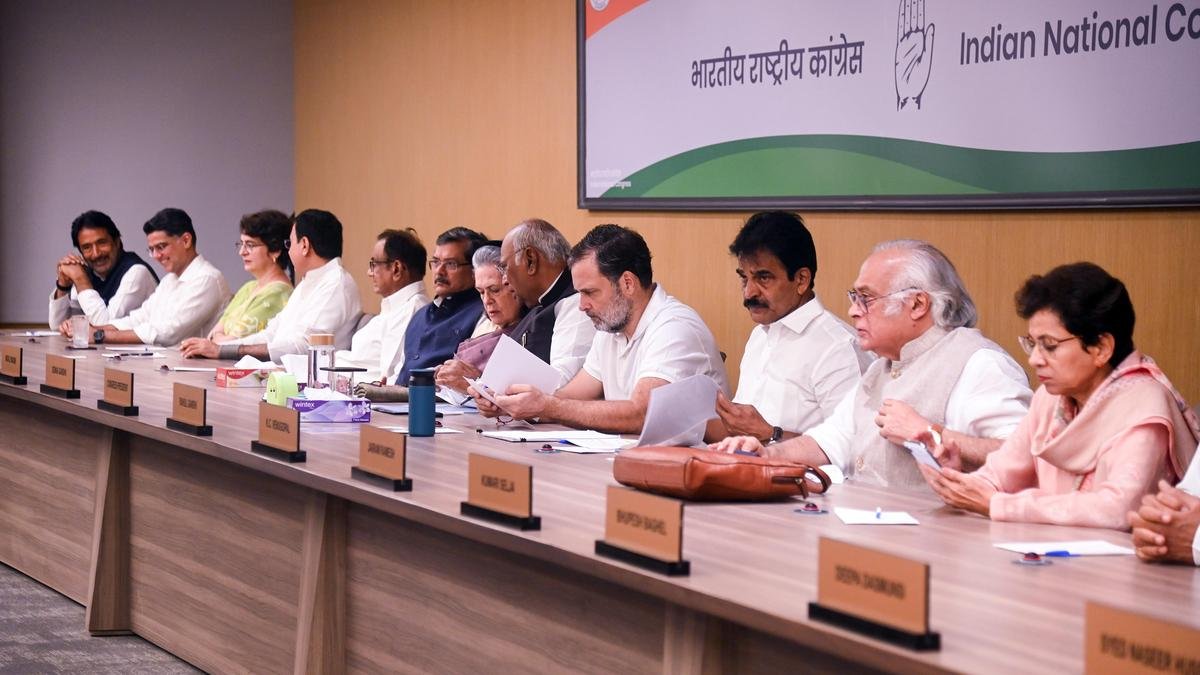 सीडब्ल्यूसी ने 'वोट चोरी' पर पीएम मोदी, शाह से मांगा इस्तीफा