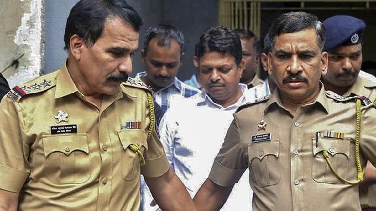 सुप्रीम कोर्ट ने ठाणे के डॉक्टरों से मारपीट मामले में शिवसेना पार्षद रमेश म्हात्रे की जमानत रद्द कर दी