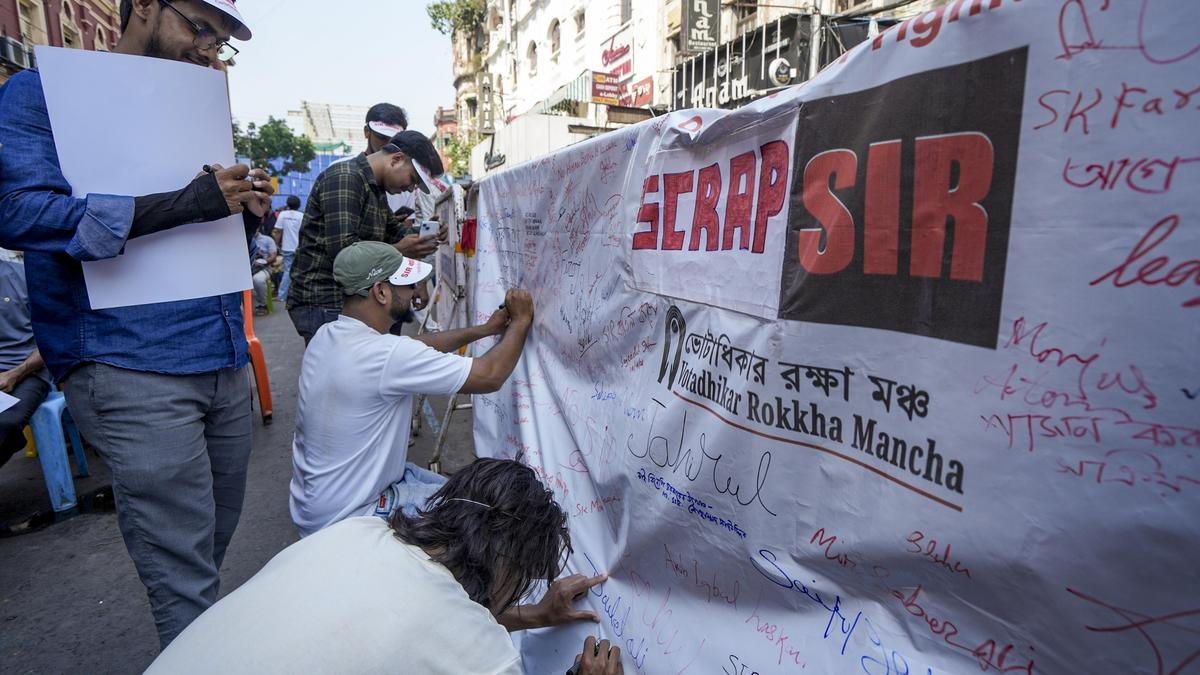EC के एसआईआर पुन: नामांकन अभियान में अपीलीय न्यायाधिकरणों के समक्ष लंबित पश्चिम बंगाल के मामले शामिल नहीं होंगे