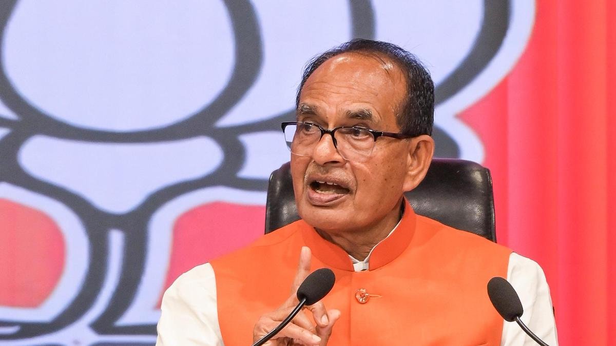 MP में आदिवासियों के घर तोड़े जाने पर भड़का शिवराज का गुस्सा; कहते हैं, 'उनके वोट से मोहन जी सीएम बने'