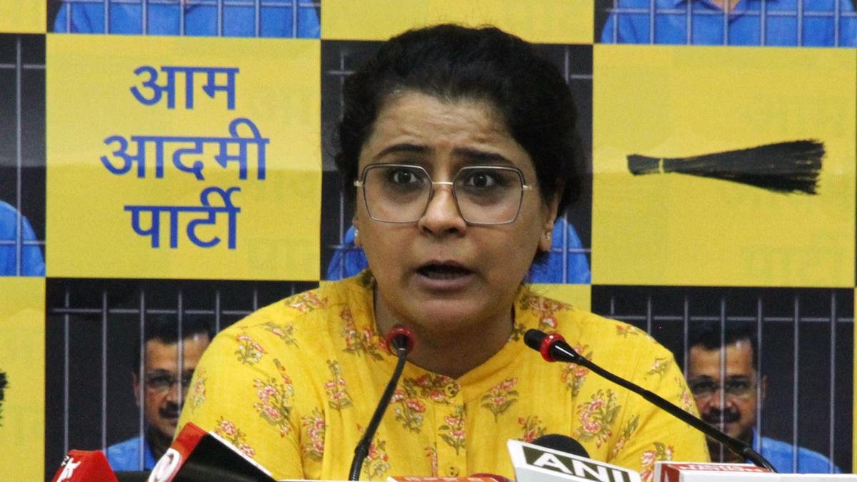 'अब बचाव न कर सकने वाली चीज़ का बचाव नहीं कर सकती': प्रियंका कक्कड़ ने आप छोड़ी, कांग्रेस में शामिल हुईं