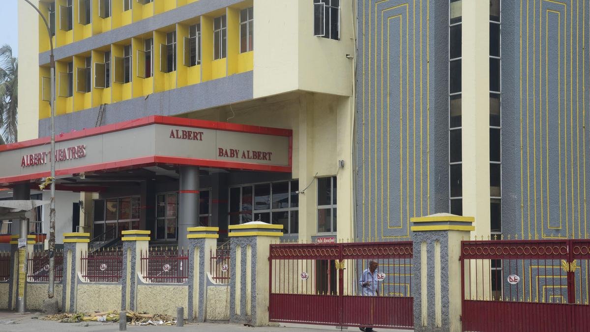 अल्बर्ट थिएटर: मद्रास में रजनी के किले का लुप्त होना