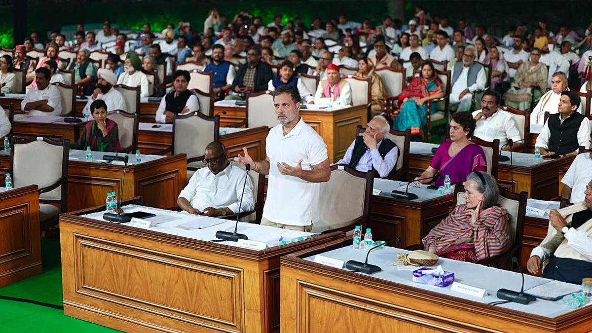 इंडिया ब्लॉक ने छह आरोपों पर सीईसी ज्ञानेश कुमार पर प्रतीकात्मक 'सार्वजनिक महाभियोग' चलाया