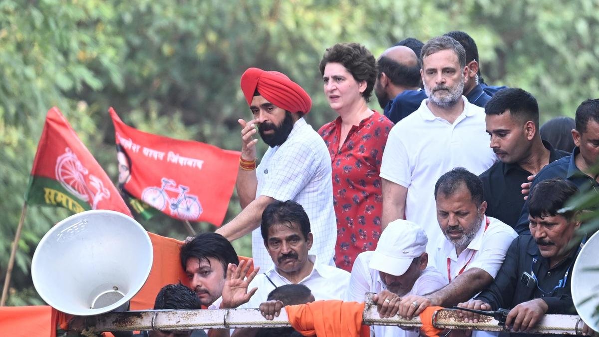 इंडिया ब्लॉक ने दिल्ली में मार्च निकाला, एसआईआर विरोध को सुप्रीम कोर्ट तक ले गया