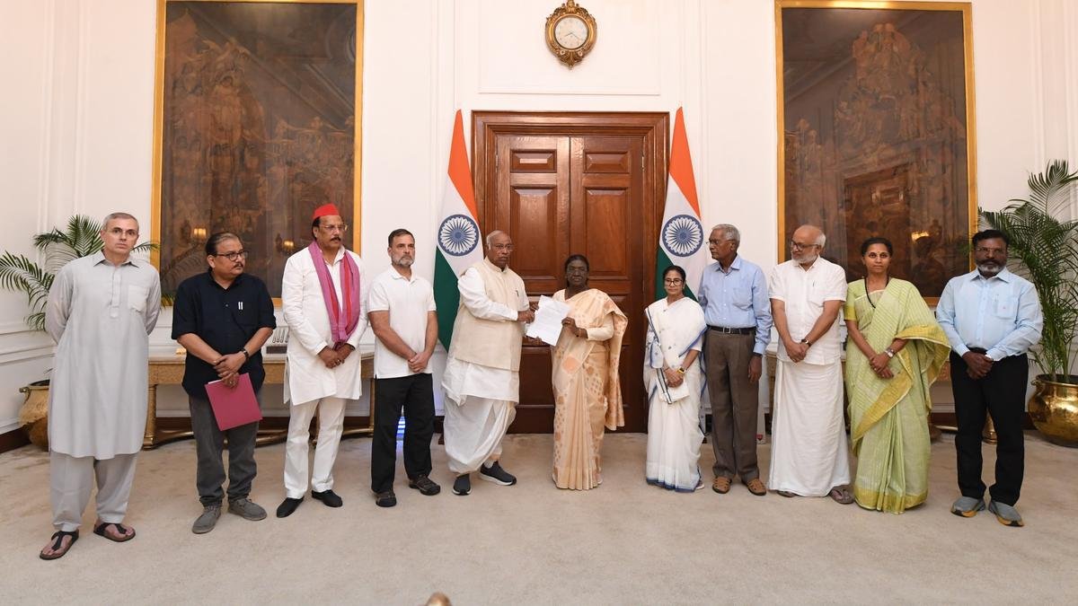 इंडिया ब्लॉक ने राष्ट्रपति से हाल के विधानसभा चुनावों को रद्द करने का आग्रह किया