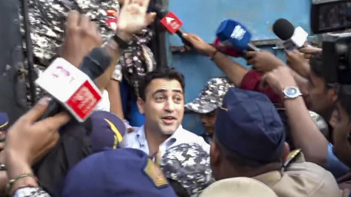 इमरान खान को भारत छोड़ने को कहा गया: OCI कार्डधारकों के पास क्या अधिकार हैं?