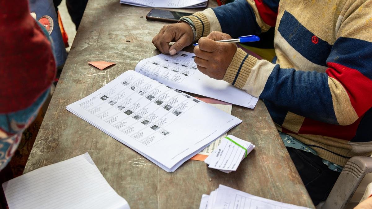 उत्तर प्रदेश सीईओ ने कंप्यूटर ऑपरेटरों के माध्यम से जमा किए गए सभी फॉर्मों के पुन: सत्यापन का आदेश दिया