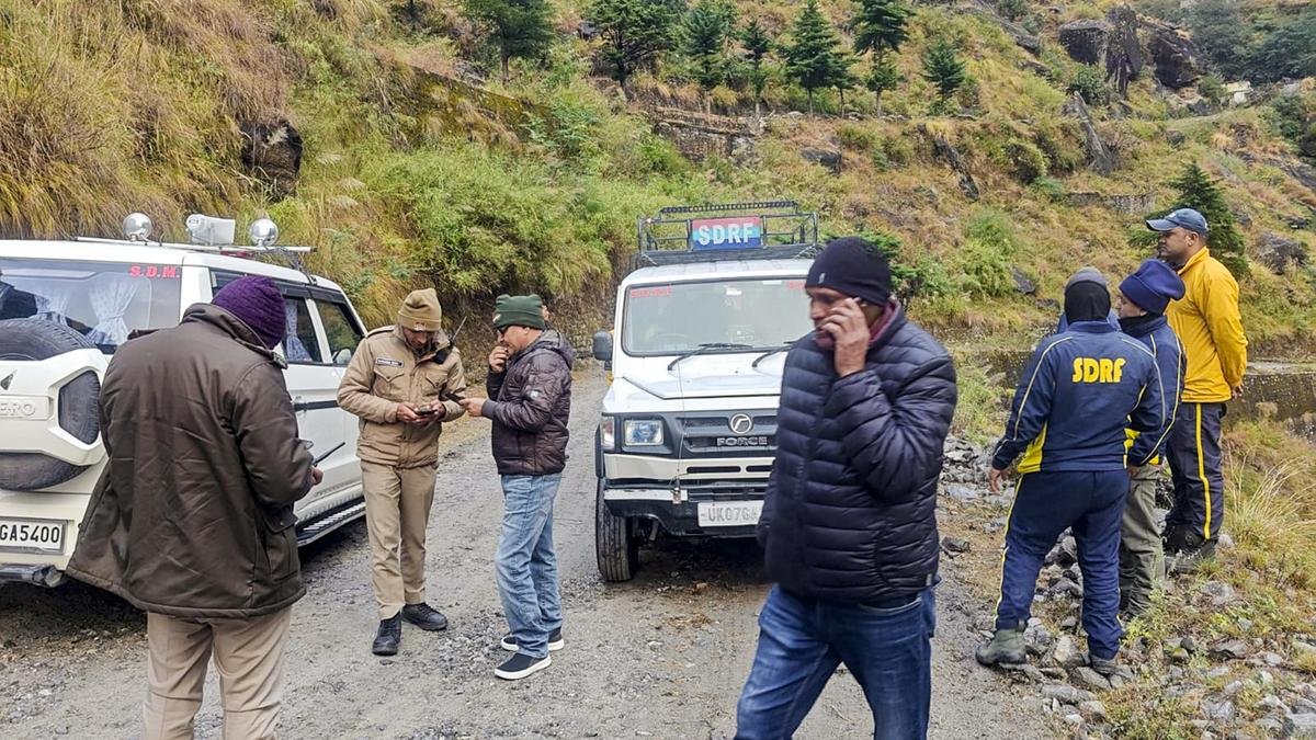 उत्तराखंड हेलिकॉप्टर दुर्घटना: चमोली के जिला मजिस्ट्रेट का कहना है कि हेलीकॉप्टर में सवार सभी छह लोगों की मौत हो गई