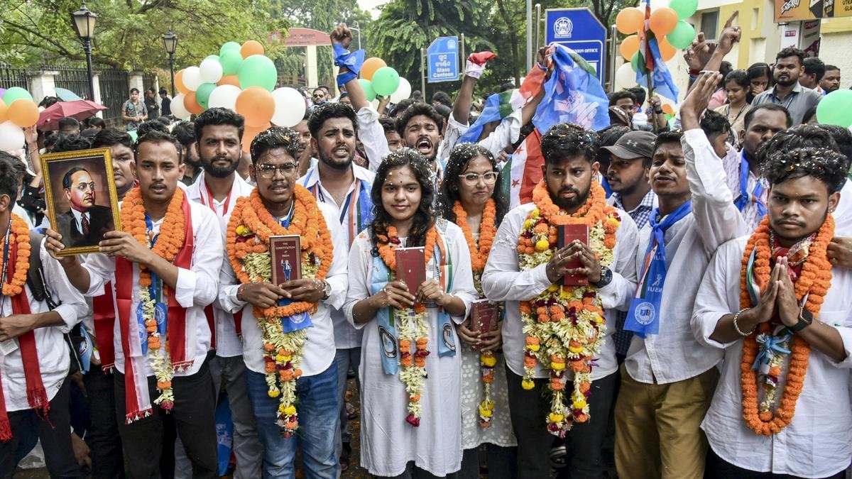 ओडिशा में छात्र संघ चुनाव को लेकर बीजेपी और बीजेडी में तकरार