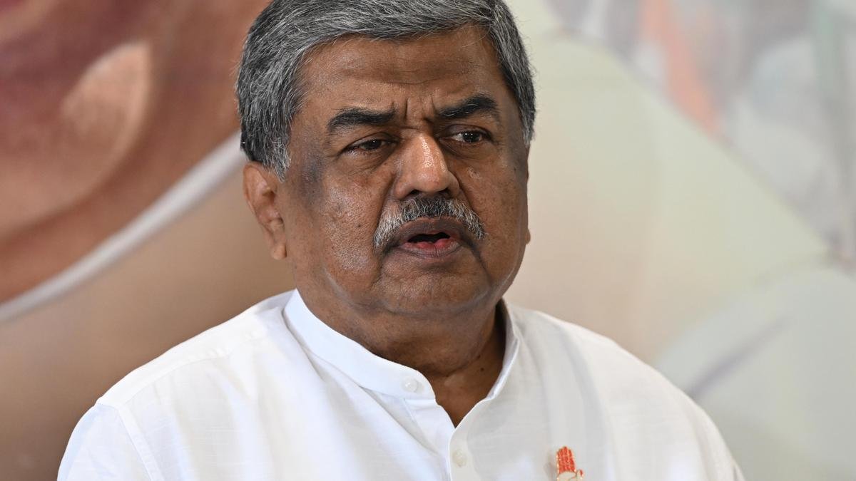 कर्नाटक कांग्रेस परिषद की सभी चार सीटें हारने के बाद संगठनात्मक खामियों की समीक्षा करेगी: बीके हरिप्रसाद