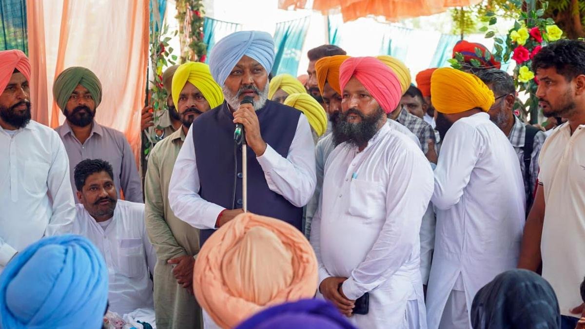 केंद्र को पंजाब के दवा संकट को 'राजनीतिक अवसर' के रूप में देखना बंद करना चाहिए: शाह के दौरे पर आप मंत्री
