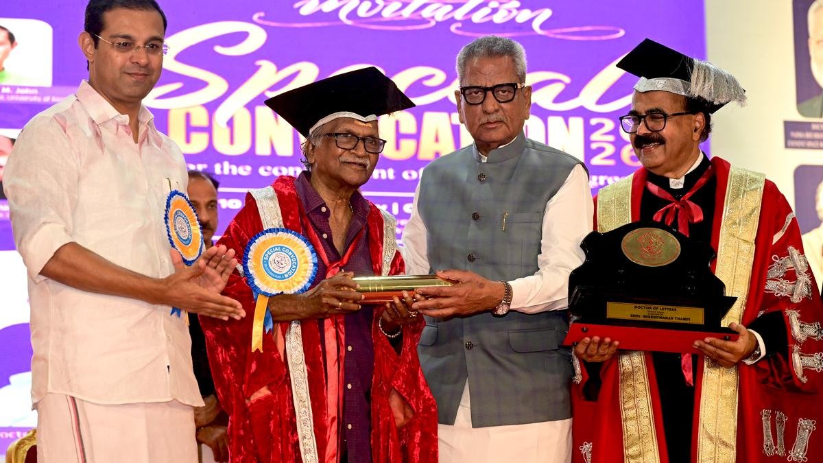 केरल विश्वविद्यालय ने के. राधाकृष्णन, श्रीकुमारन थम्पी, मधु और पीआर श्रीजेश को मानद डॉक्टरेट की उपाधि प्रदान की