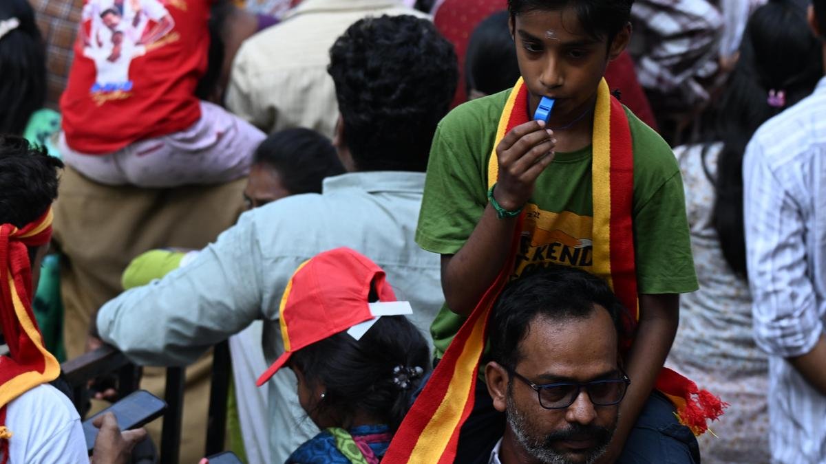 क्या बच्चों को राजनीतिक प्रचार में शामिल किया जाना चाहिए?