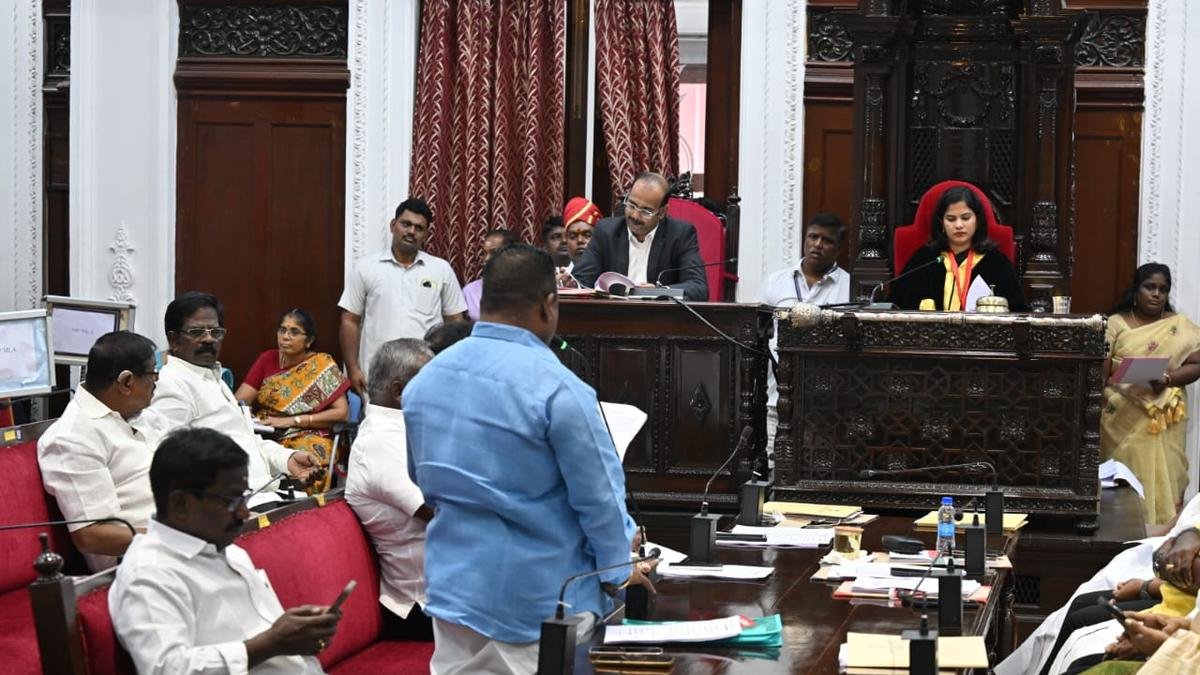 चेन्नई निगम परिषद: मेयर का कहना है कि उन्हें सीएम विजय के पूर्वोत्तर मानसून निरीक्षण के समय की जानकारी नहीं दी गई थी