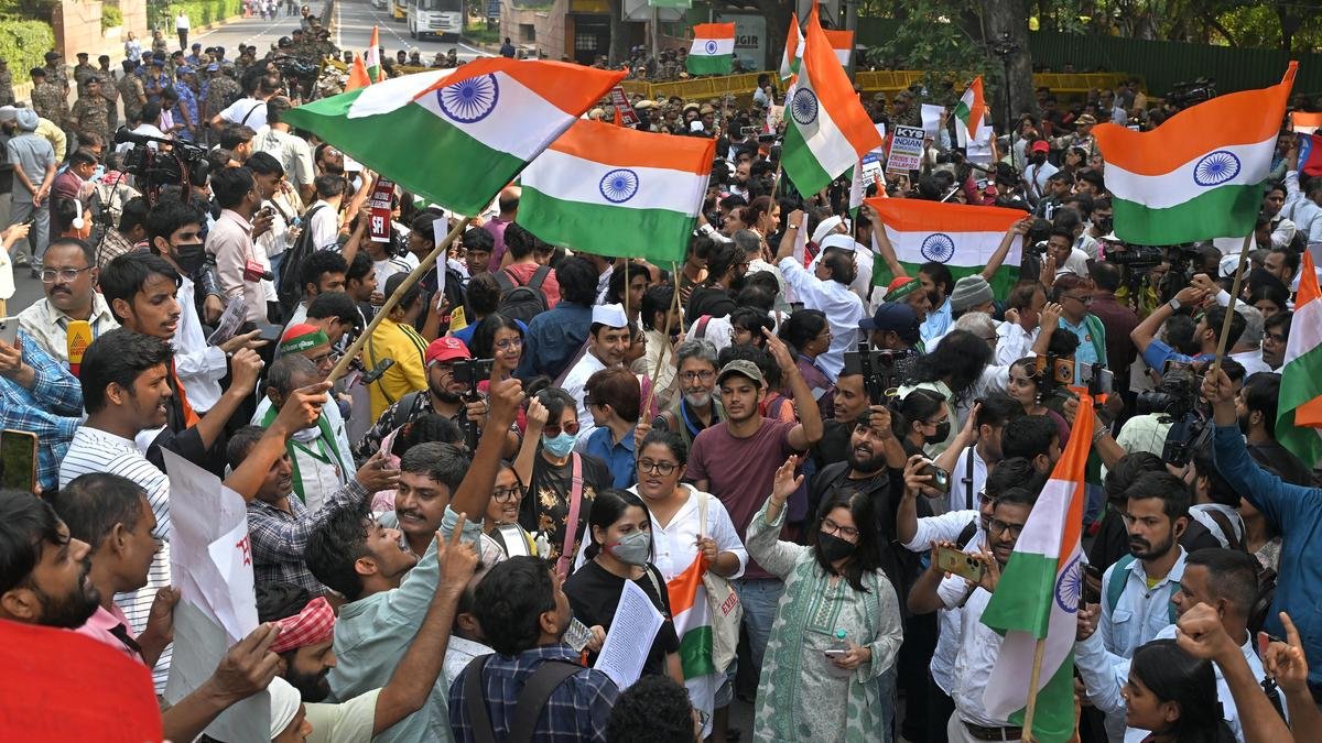 छात्र, किसान, नागरिक समाज समूह एसआईआर, सीईसी के खिलाफ विरोध प्रदर्शन जारी रखे हुए हैं