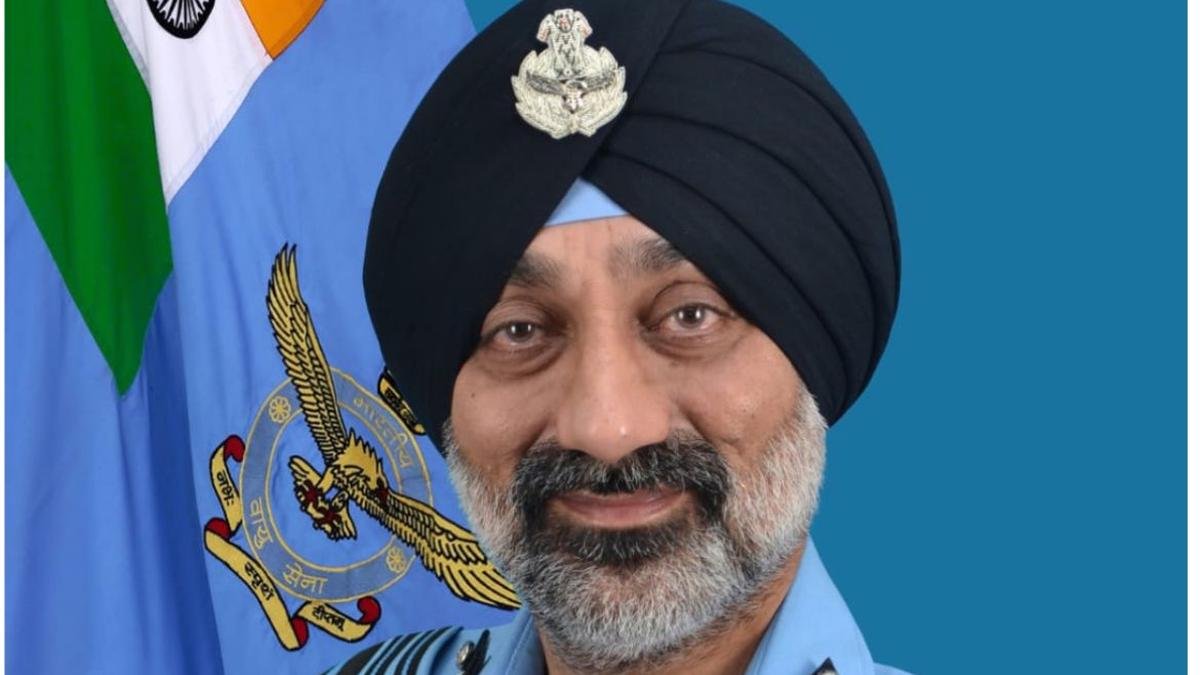तेजस लड़ाकू जेट कार्यक्रम में देरी से वायुसेना को नुकसान हो रहा है: एयर चीफ मार्शल एपी सिंह