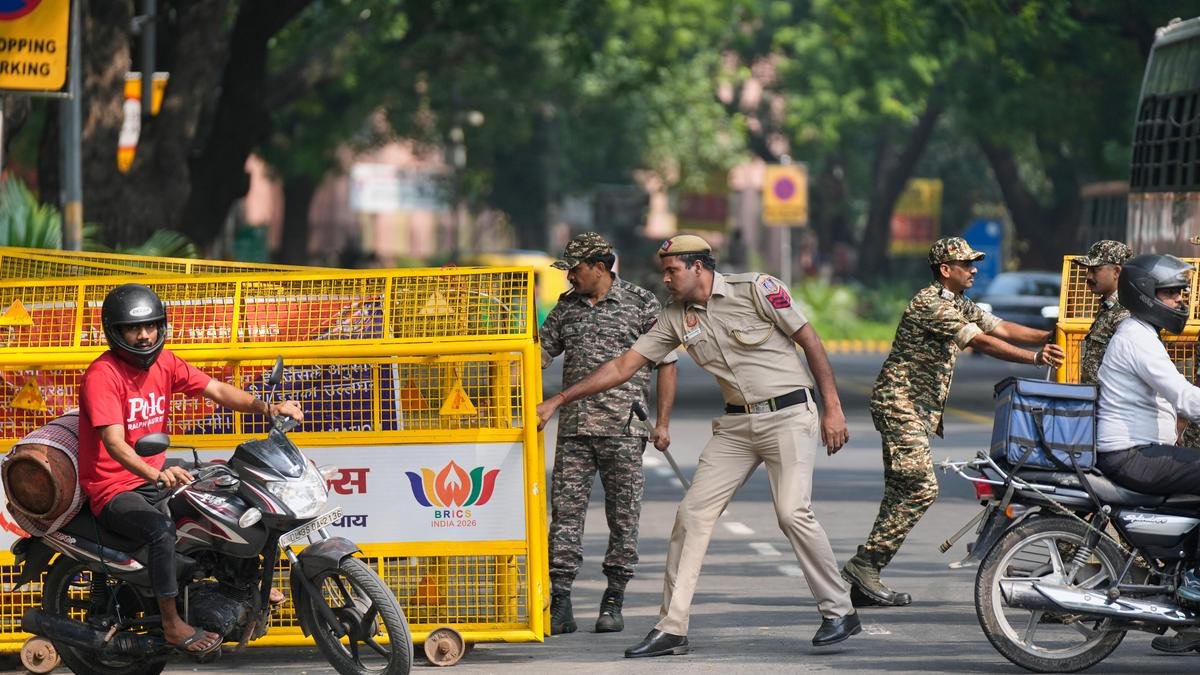 दशहरा 2026: किन सड़कों से बचना चाहिए, दिल्ली-एनसीआर में सुरक्षा कड़ी की गई और भी बहुत कुछ