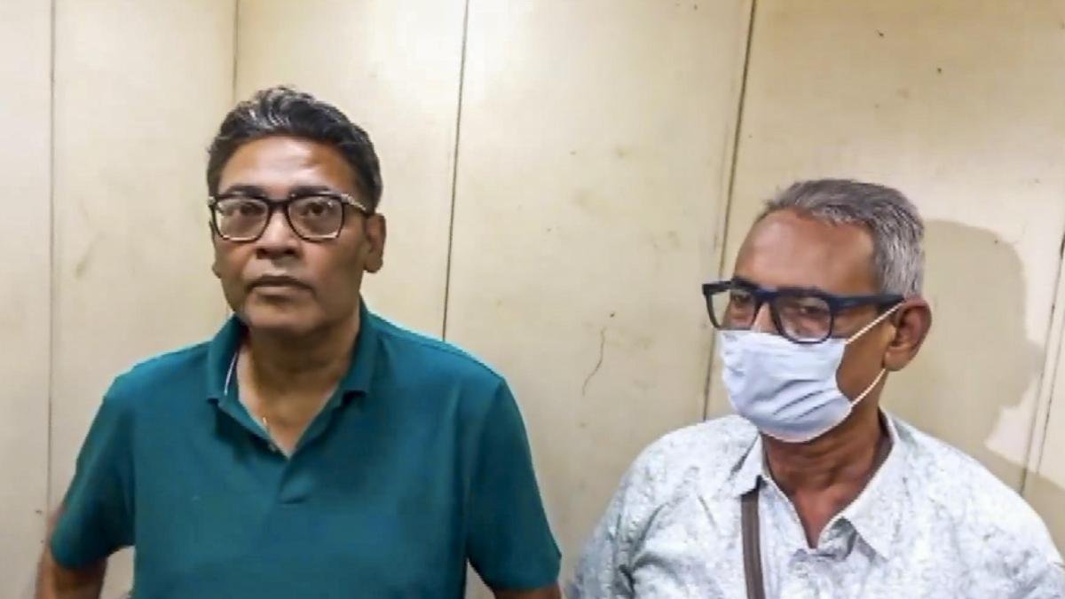 दुर्गा पूजा टिकट घोटाले में पश्चिम बंगाल के पूर्व मंत्री इंद्रनील सेन गिरफ्तार