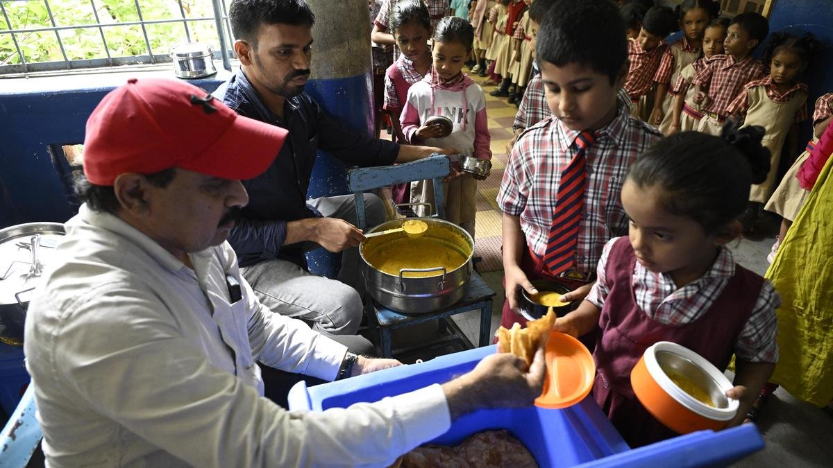 नाश्ता योजना तेलंगाना के स्कूलों में अधिक छात्रों को लाती है